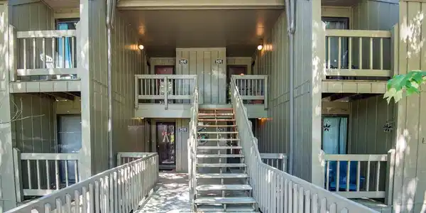 9440 S Lake Ridge