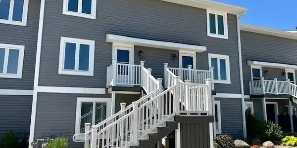 1725 Colonial