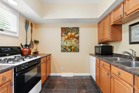 405 Lions Dr Sylvan Lake