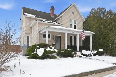 708 E Center