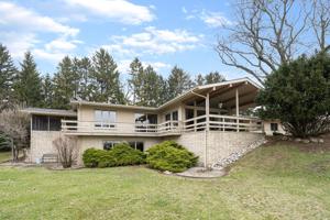 1411 E Springhill