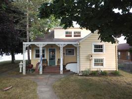 8213 E Rosella