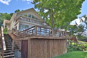 4724 E Lakefront