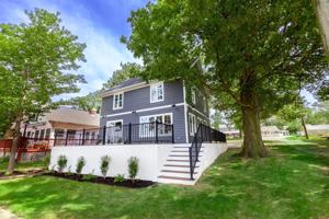 8517 E Wade