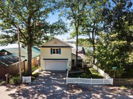 8679 E Wesley