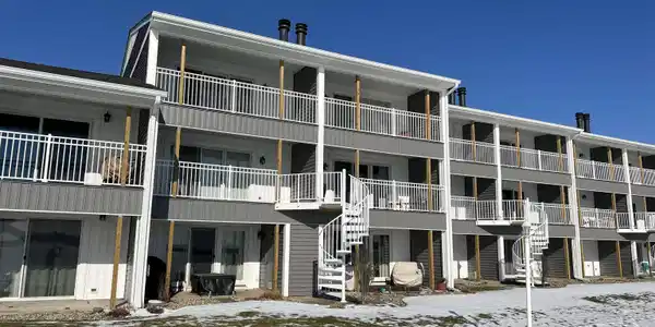 1725 Colonial