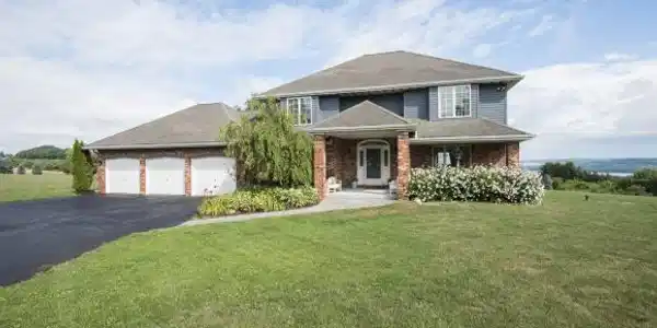 32 LAKE VISTA DR