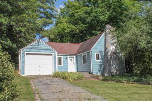 907 Cayuga Heights