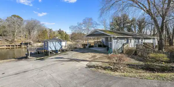 216 Disco Loop Rd