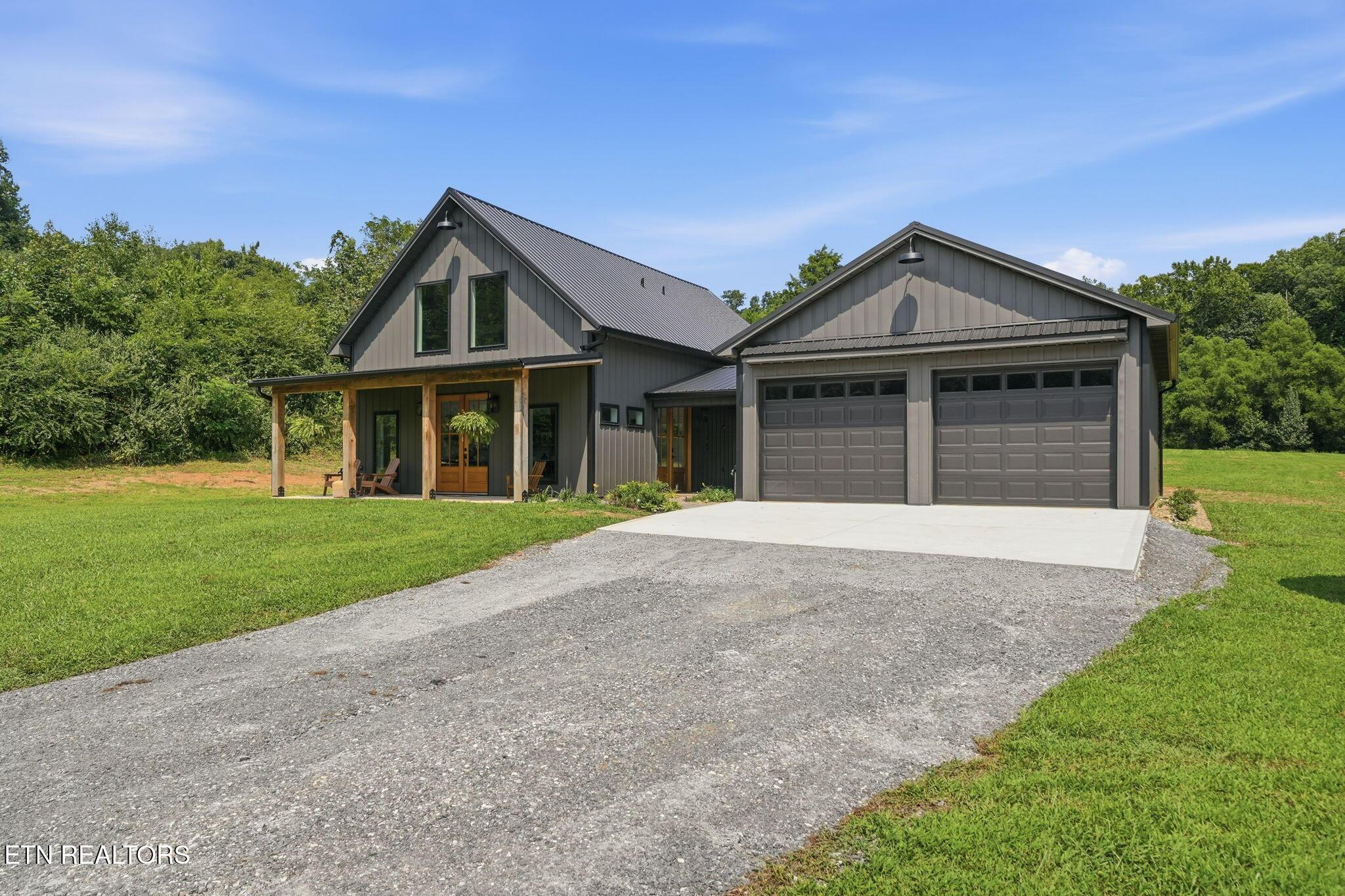 Image 2: 20-web-or-mls-010_DSC06697