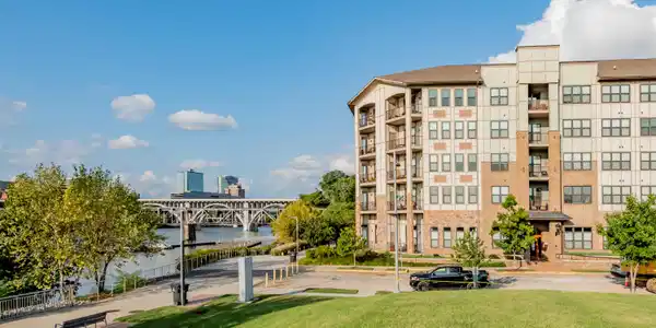 445 W Blount Ave