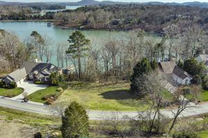 207 Amohi Way