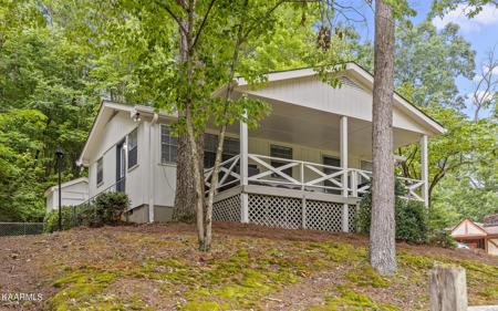 16113 Lakewood Drive