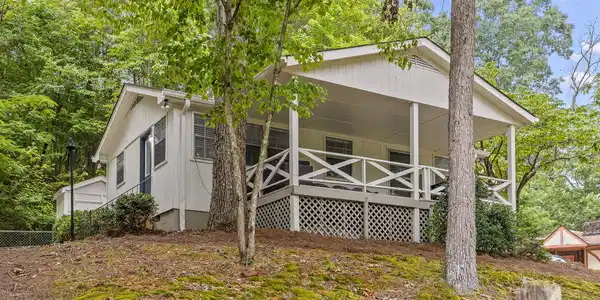 16113 Lakewood Drive