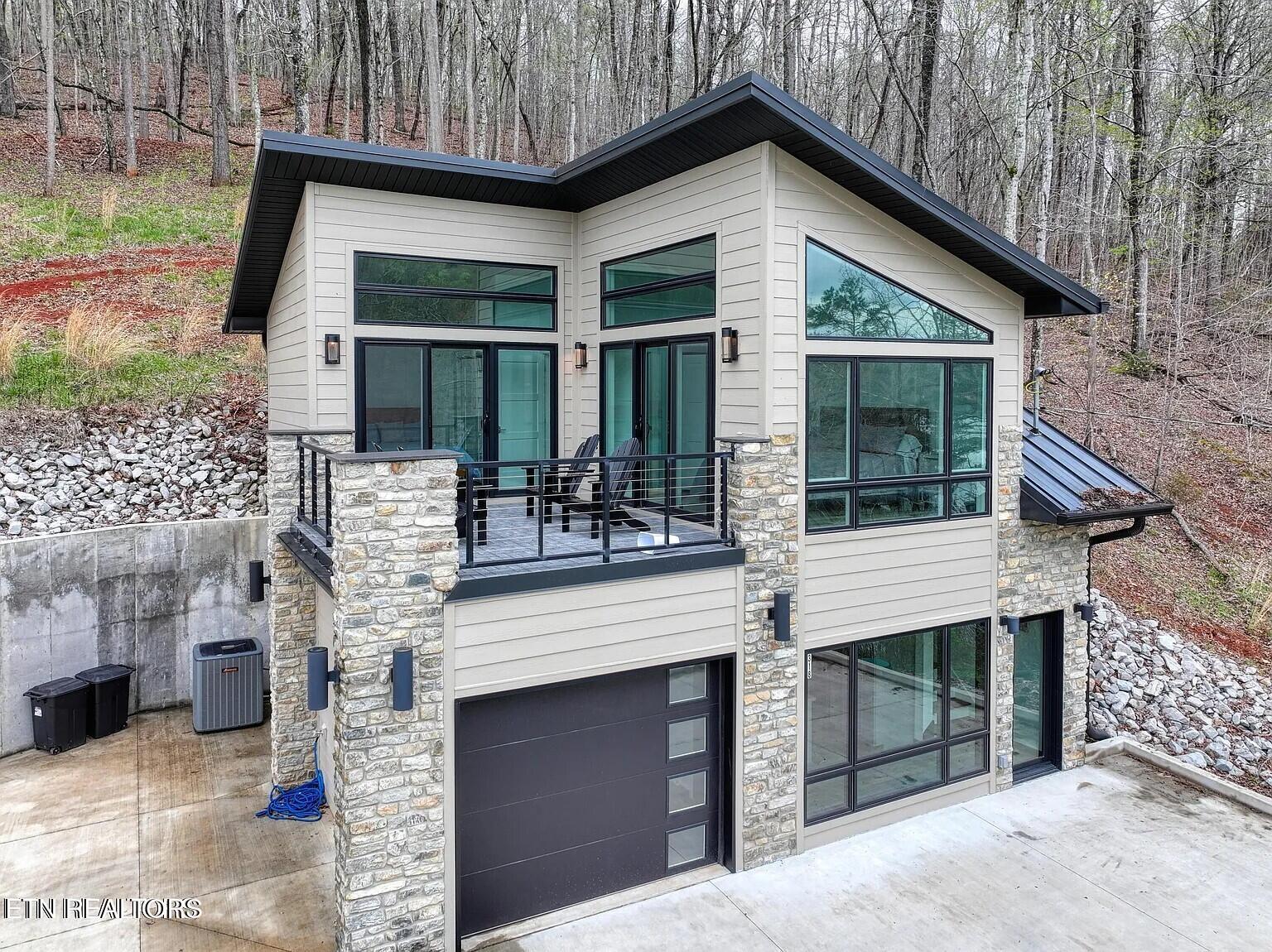 Image 2: House View 2