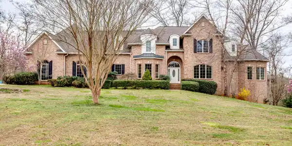 3832 Maloney Rd