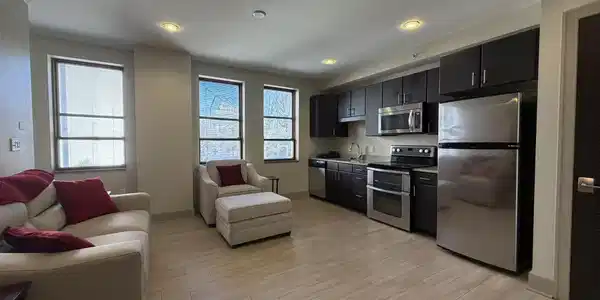603 W Main St