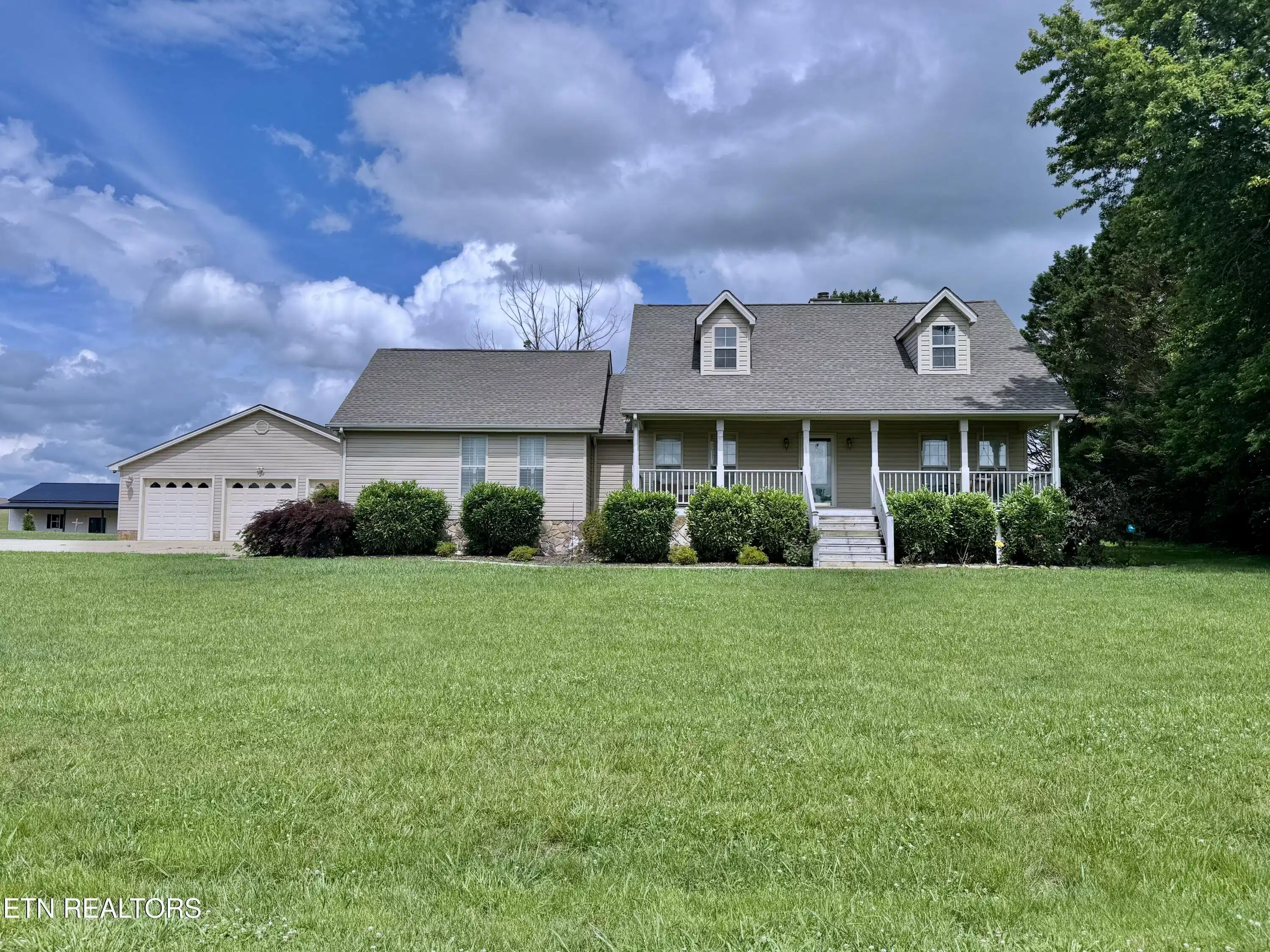 Image 1: 1- Front of house