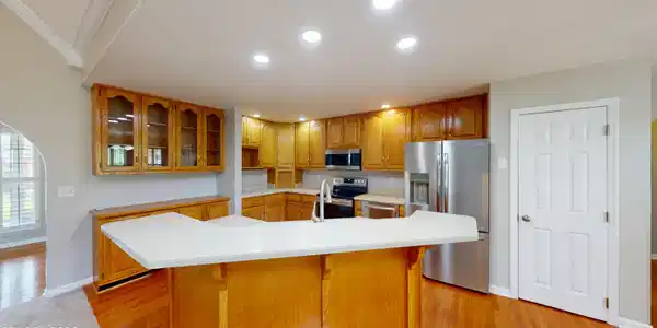 Image 3: 3-Kitchen 1