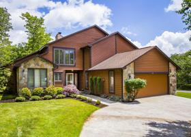 11 Lochmor Court