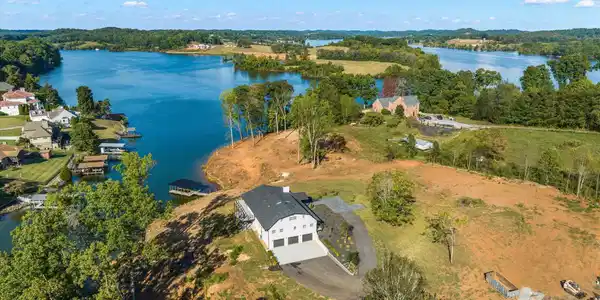 3841 Lakeside Estates Way