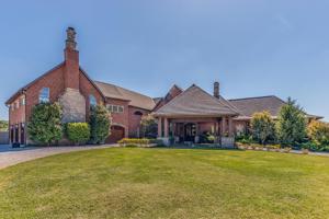 700 Summitt Hill Drive