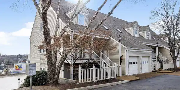 546 Riverfront Way