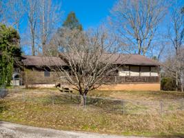 104 Lakeview Lane