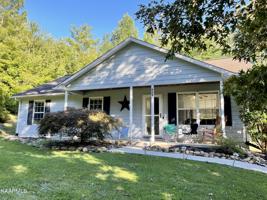 806 Pine Hollow Rd