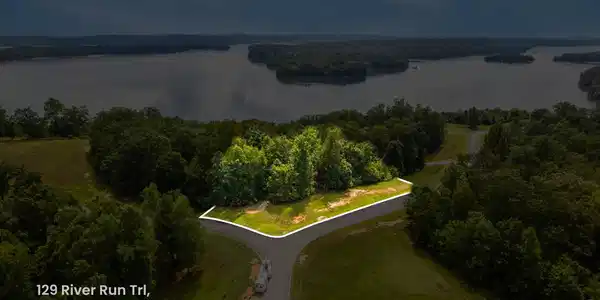 Image 2: 129 River Run Trail