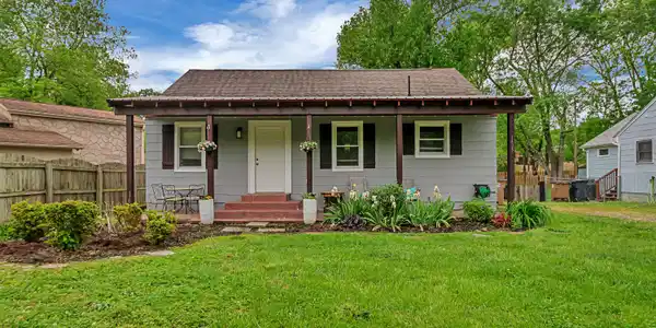 1425 Lakeland Drive