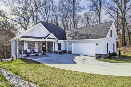 102 Doya Lane