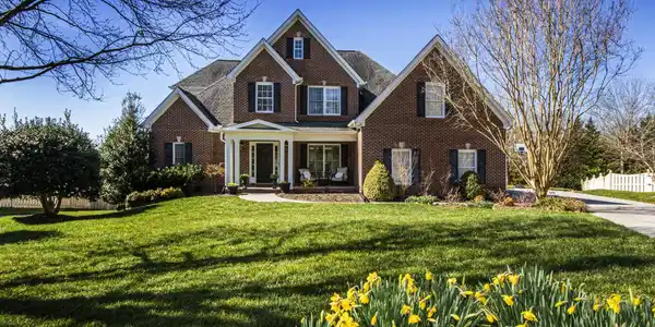 10205 Meadow Ridges Lane