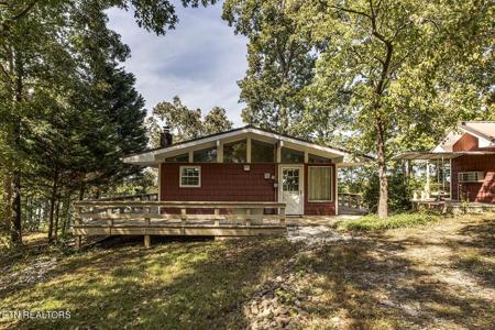 315 Russell Ln
