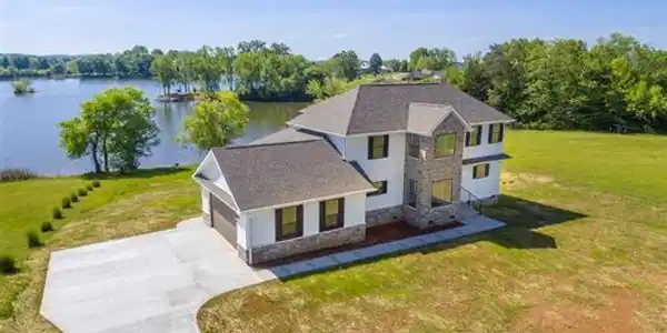 377 Summerfield Lane
