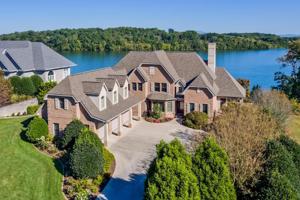 209 Rock Point Dr