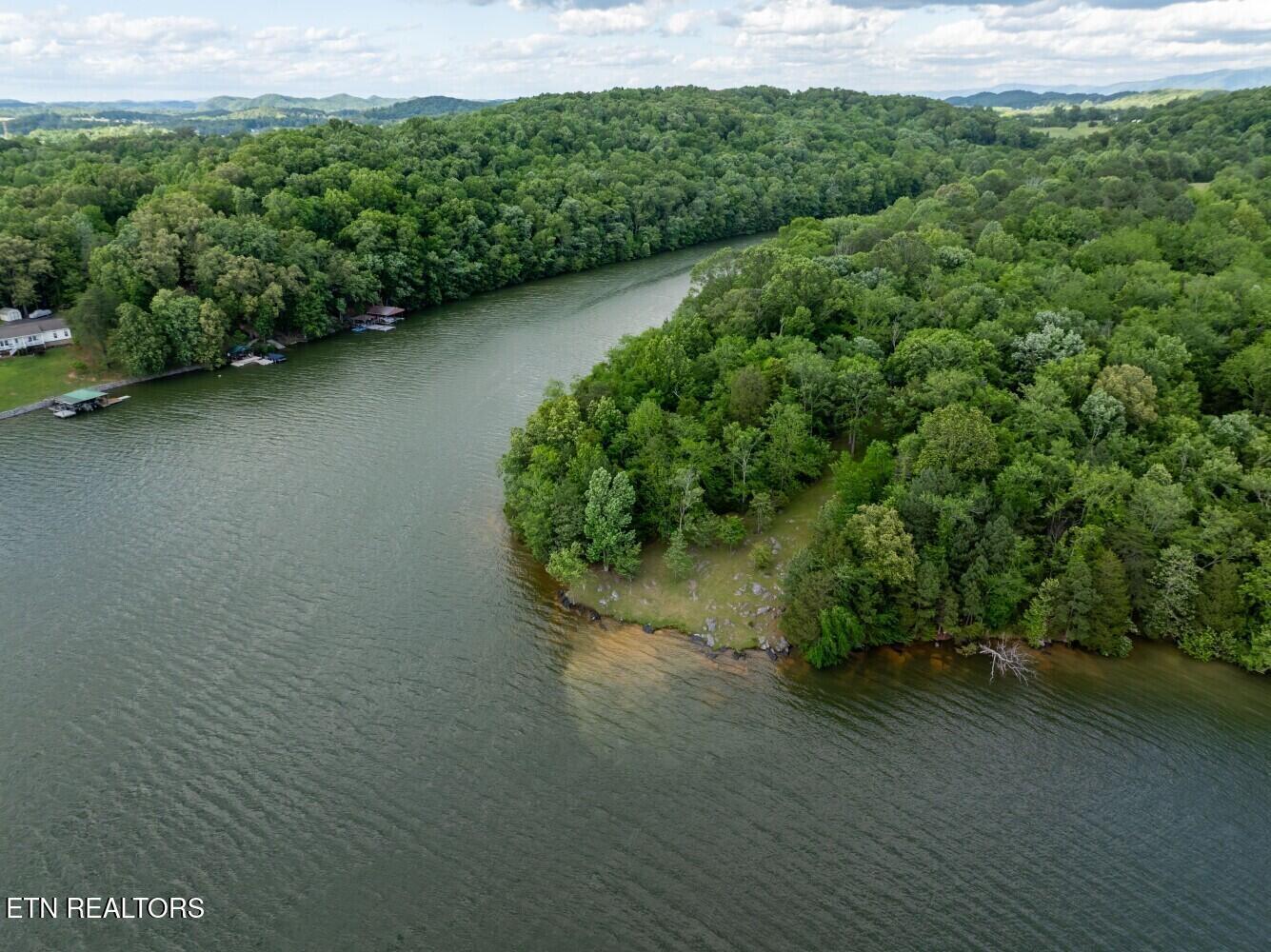 Image 2: 6835fde18240e