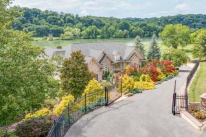 2746 Luther Catlett Circle