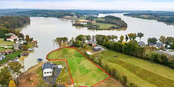 3836 Lakeside Estates Way