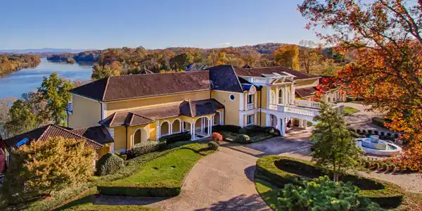 5628 Lyons View Pike