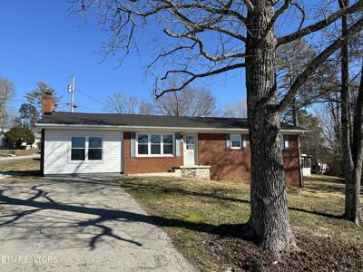 315 Lakeshore Drive