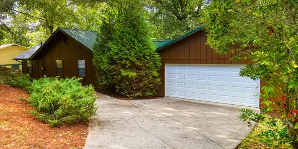 3238 Devault Rd