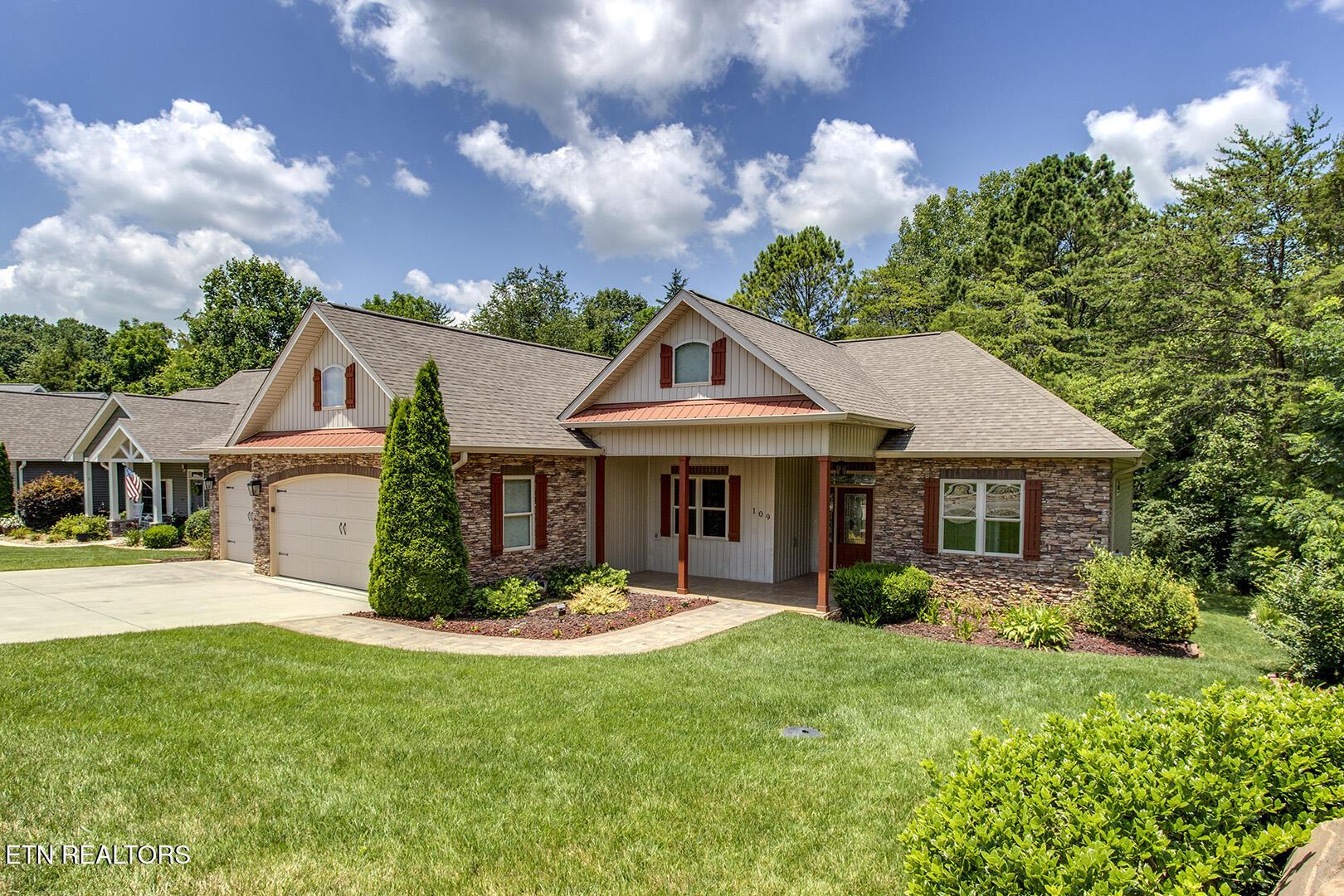 Image 2: 02_GadoWay_109_FrontRight