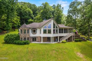 395 Lakeview Lane