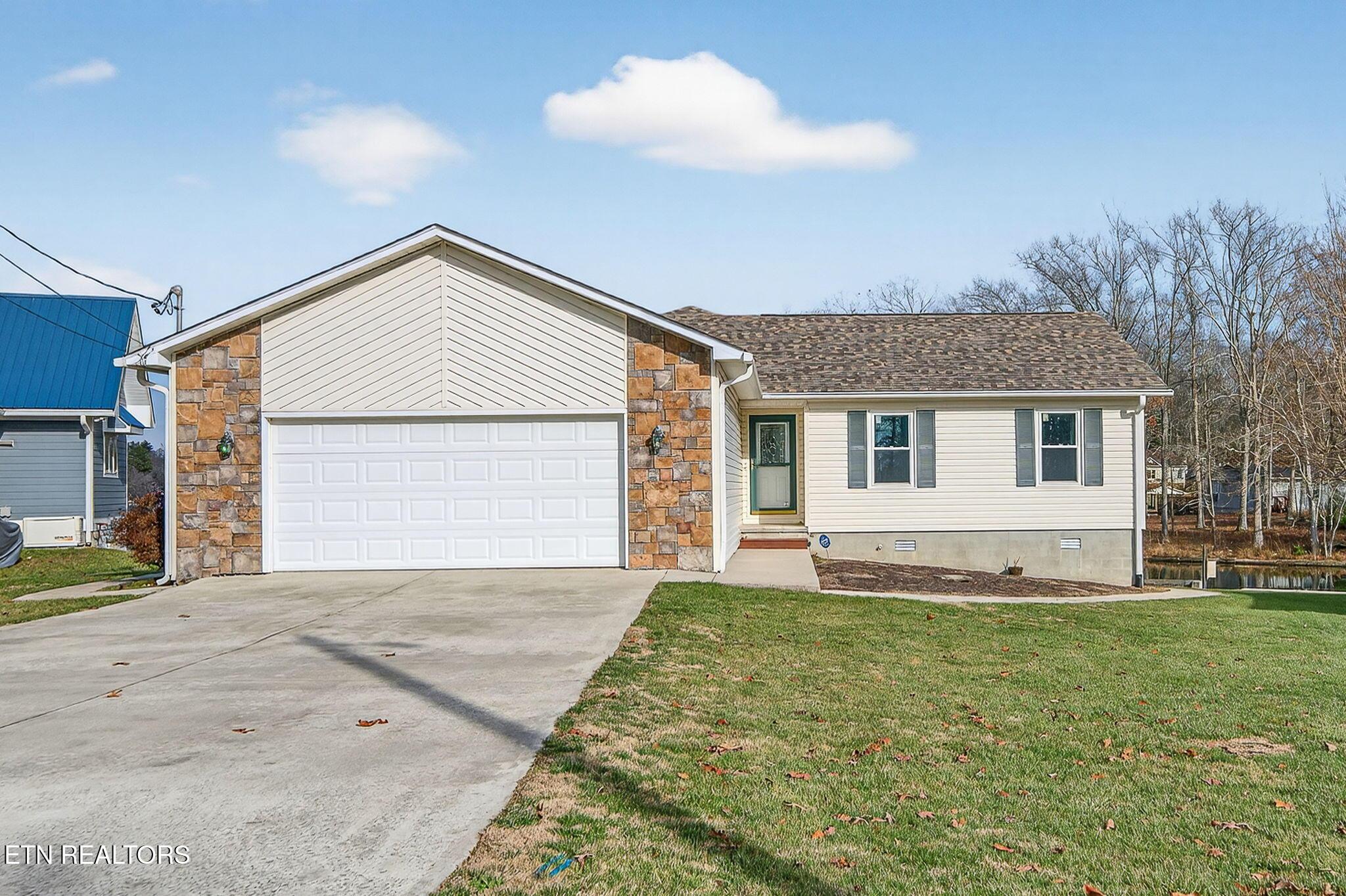 Image 3: 1-web-or-mls-124 Peace Pipe Bend_002_TNP