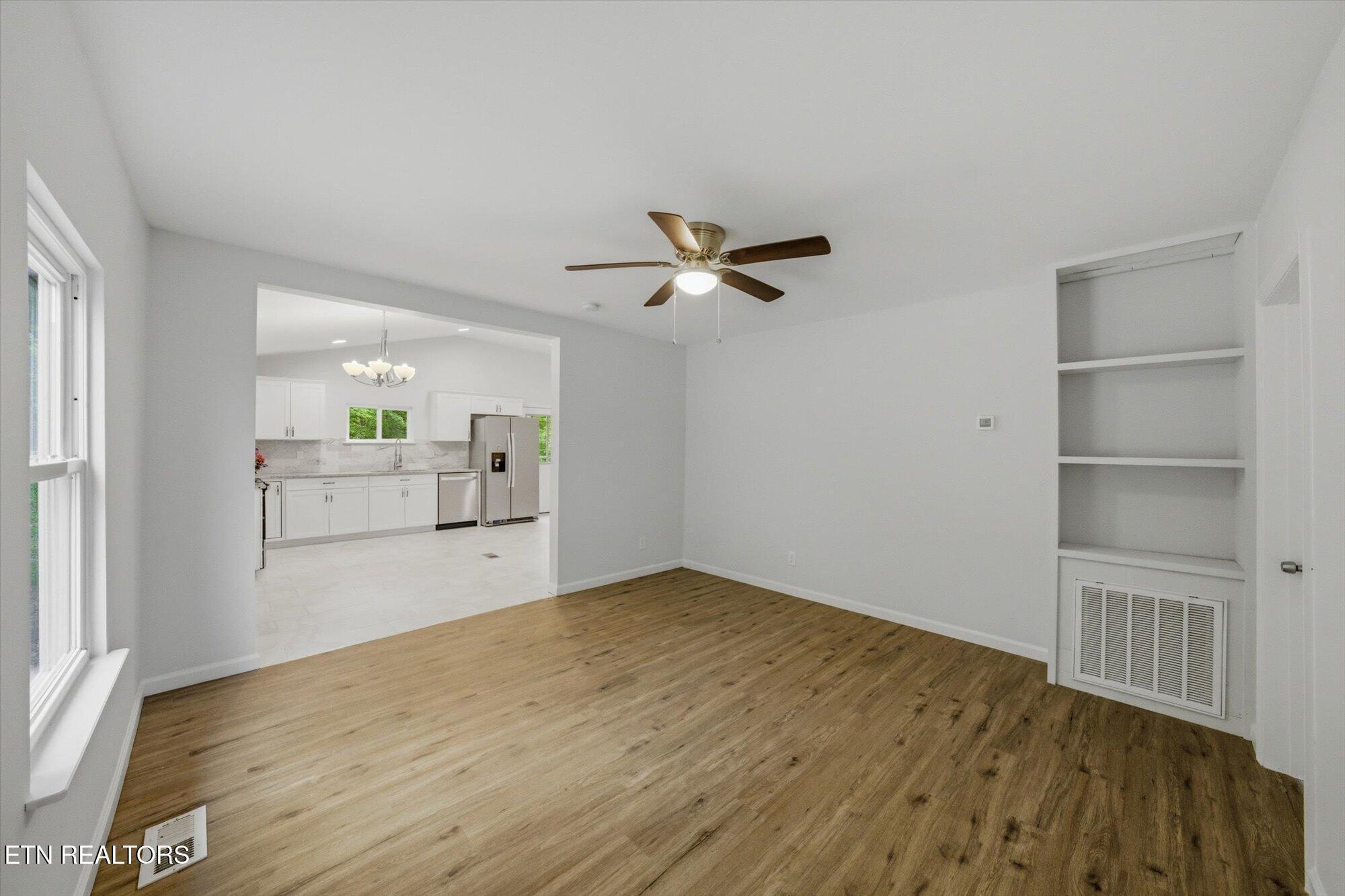 Image 2: Living Room & Kitchen