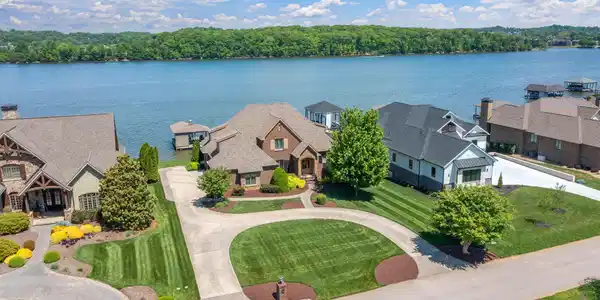 3746 Promontory Point