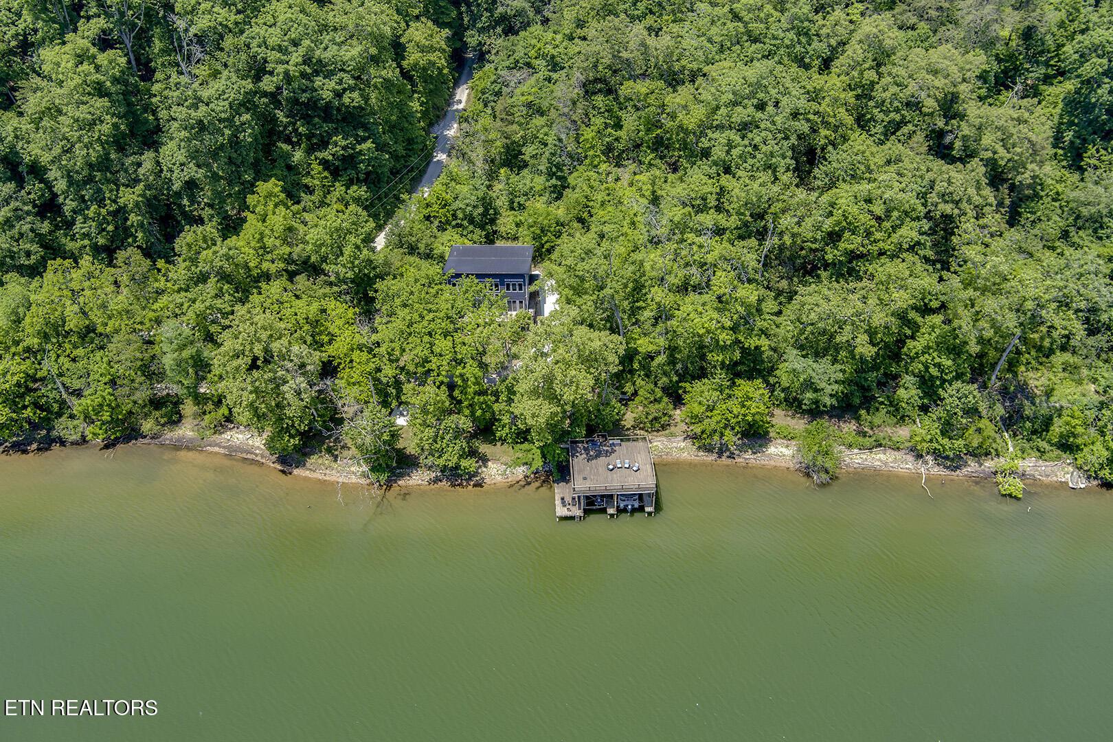 Image 3: 03_SkylineDrive_880_ShoreElevated