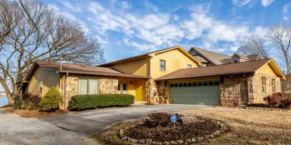 3255 Cox Rd