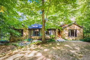 952 Foxridge Lane